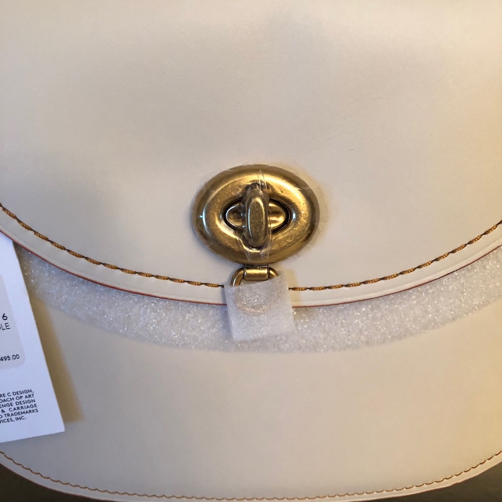 ❌HOLD❌COACH 1941 Turnlock Saddle Glovetanned - Picture 4 of 6
